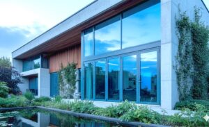 Modern-Homes-Go-Green-with-Aluminium-Doors-and-Windows-kbsam-aluminium